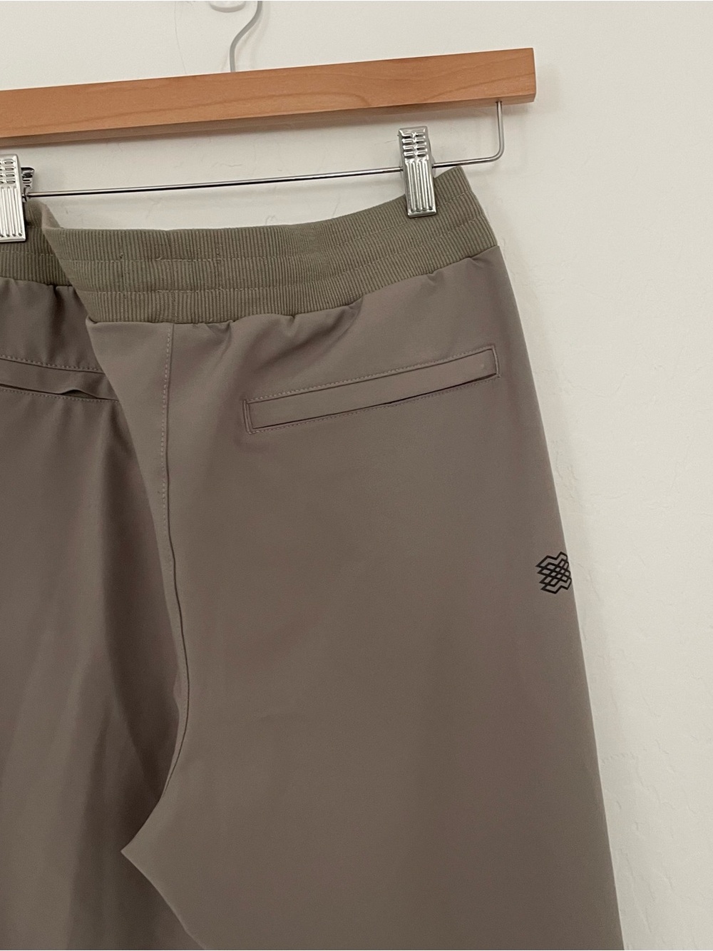 FLX men’s jogger pant in taupe size medium - Picture 4 of 6